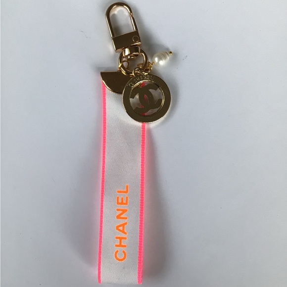 Designer Charm - Picture 2 of 5